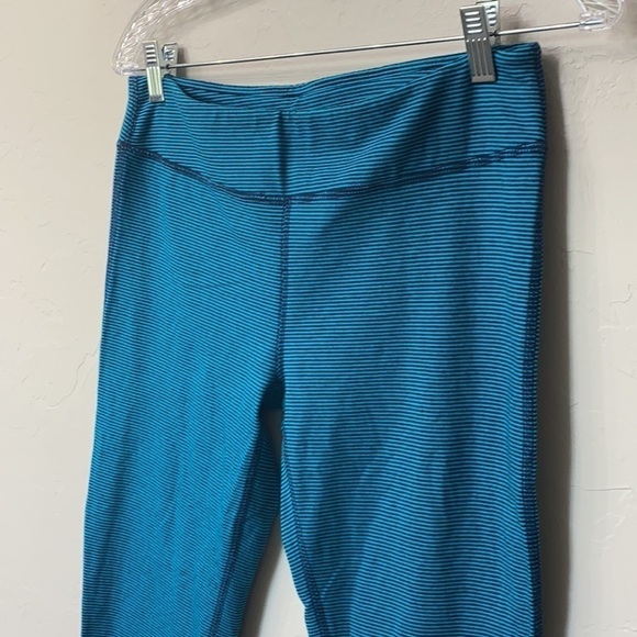 Patagonia blue striped leggings size medium - Picture 4 of 12